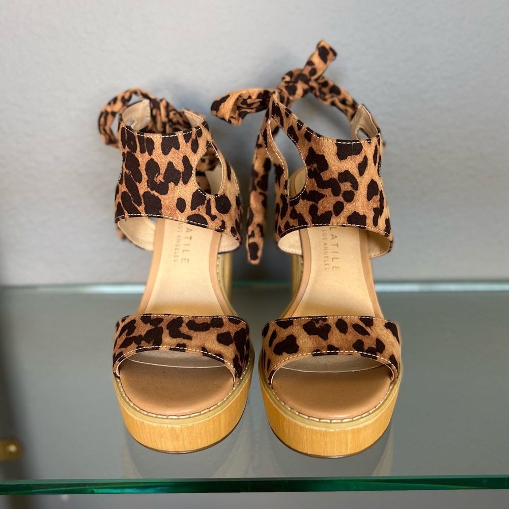 Very Volatile Ashlee dress sandal leopard size 6